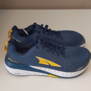 Altra Paradigm 4.5 men's size 9 blue/yellow